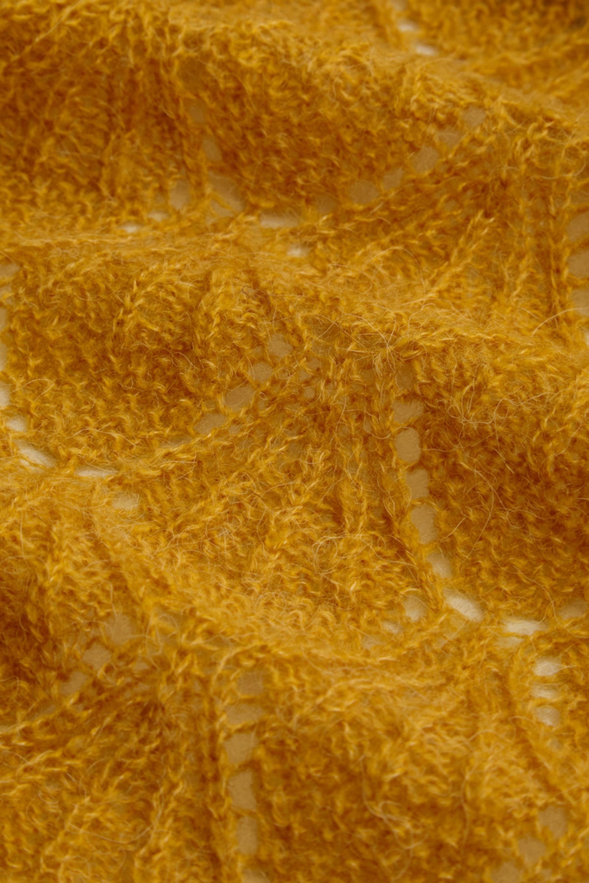 King_Louie_YOKE_PALLAZZONE_Rundhals_Langarm_CARDIGAN_Strickjacke_Senfgelb_killer_kirsche_5LcoYjdBeFn0sK