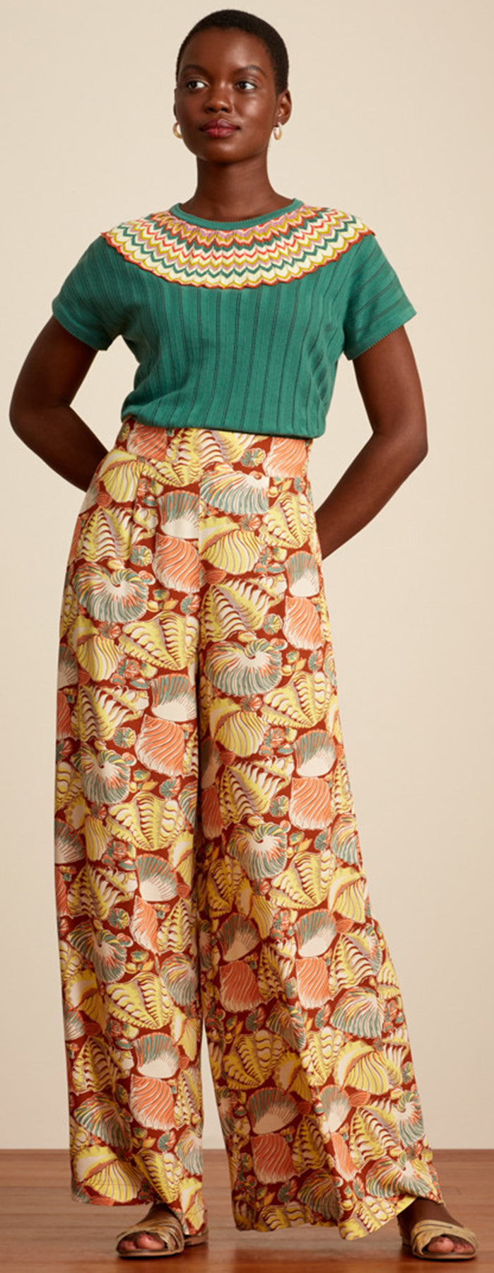 King_Louie_YOKE_PICADILLO_Lochmuster_FEINSTRICK_Kurzarm_SHIRT_Oberteil_Gruen_Killer_Kirsche-2