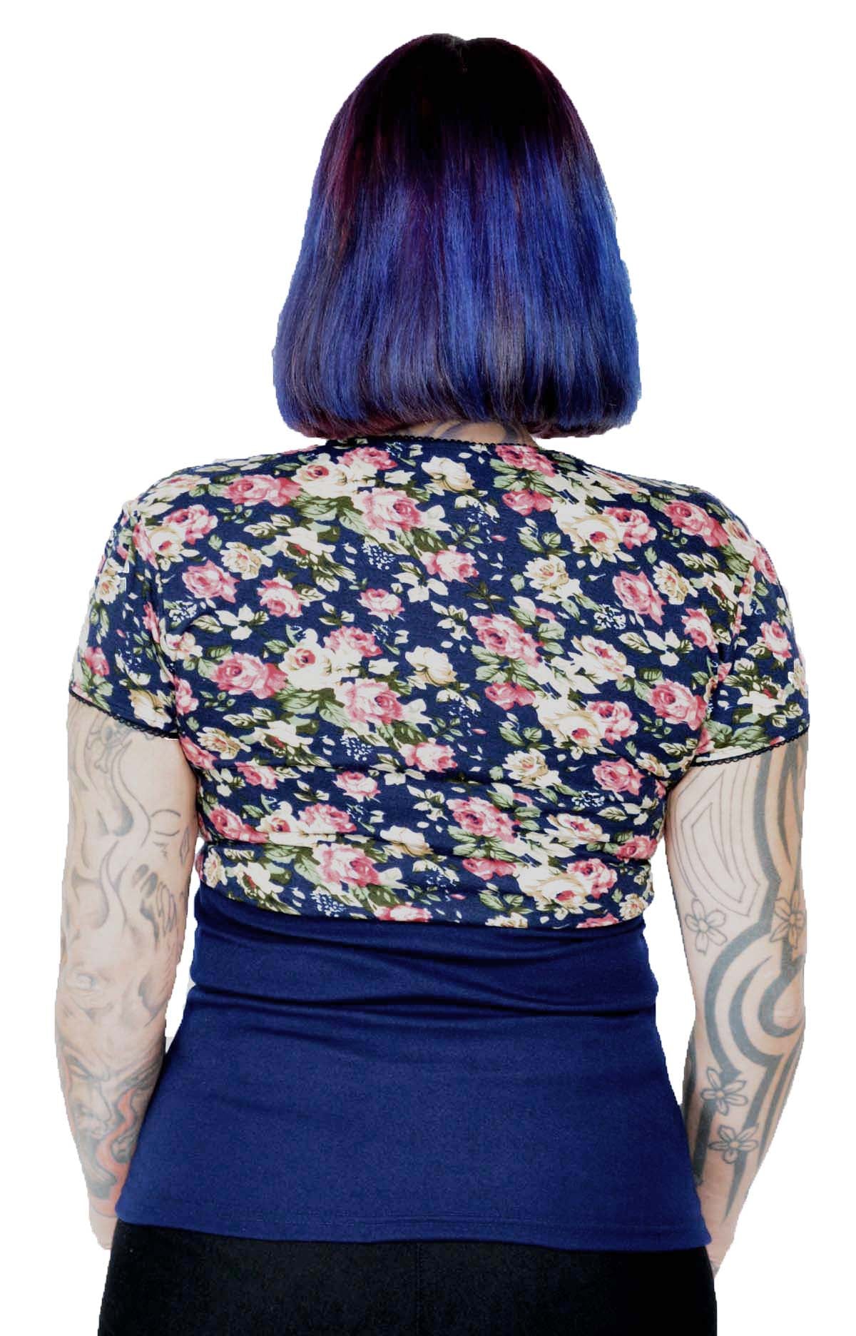Kuestenluder_BEZZIE_Vintage_ROSES_Floral_V-NECK_Kurzarm_SHIRT-4