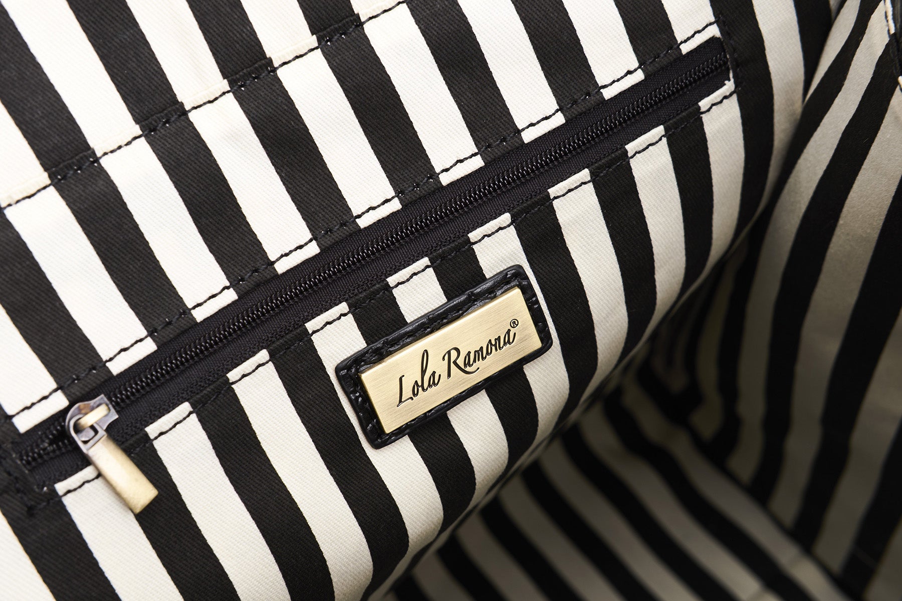 Lola_Ramona_ANGEL_DEMEANOR_Vintage_KROKO_Tassel_TASCHE_Handbag-4