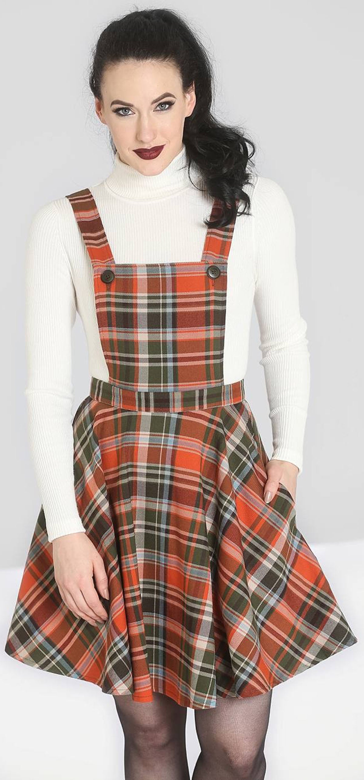 Pinaforeoktober2RIMXCFbQRAg9J