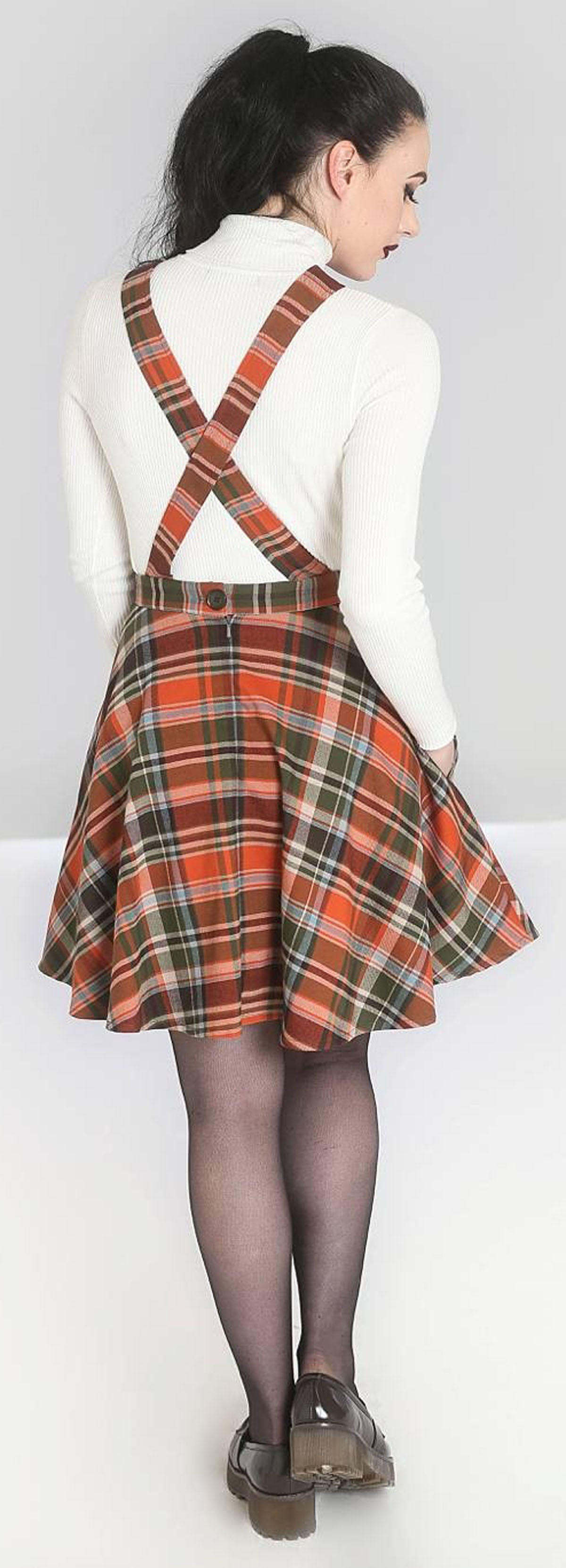 Pinaforeoktober3NueHJms1kJVDT