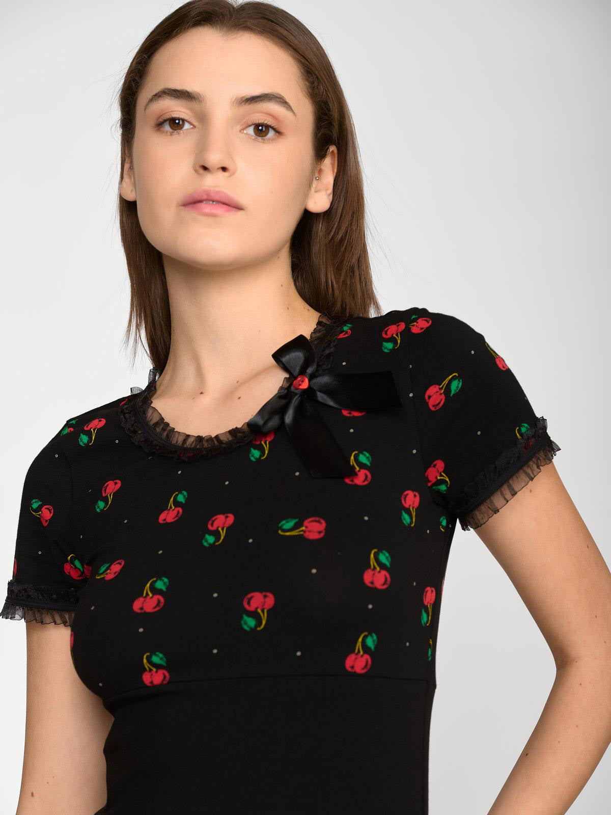 Pussy_Deluxe_BOW_ON_CHERRIES_Kirschen_BLACK_BOW_Ruffle_Vintage_Retro_SHIRT__Schwarz-4