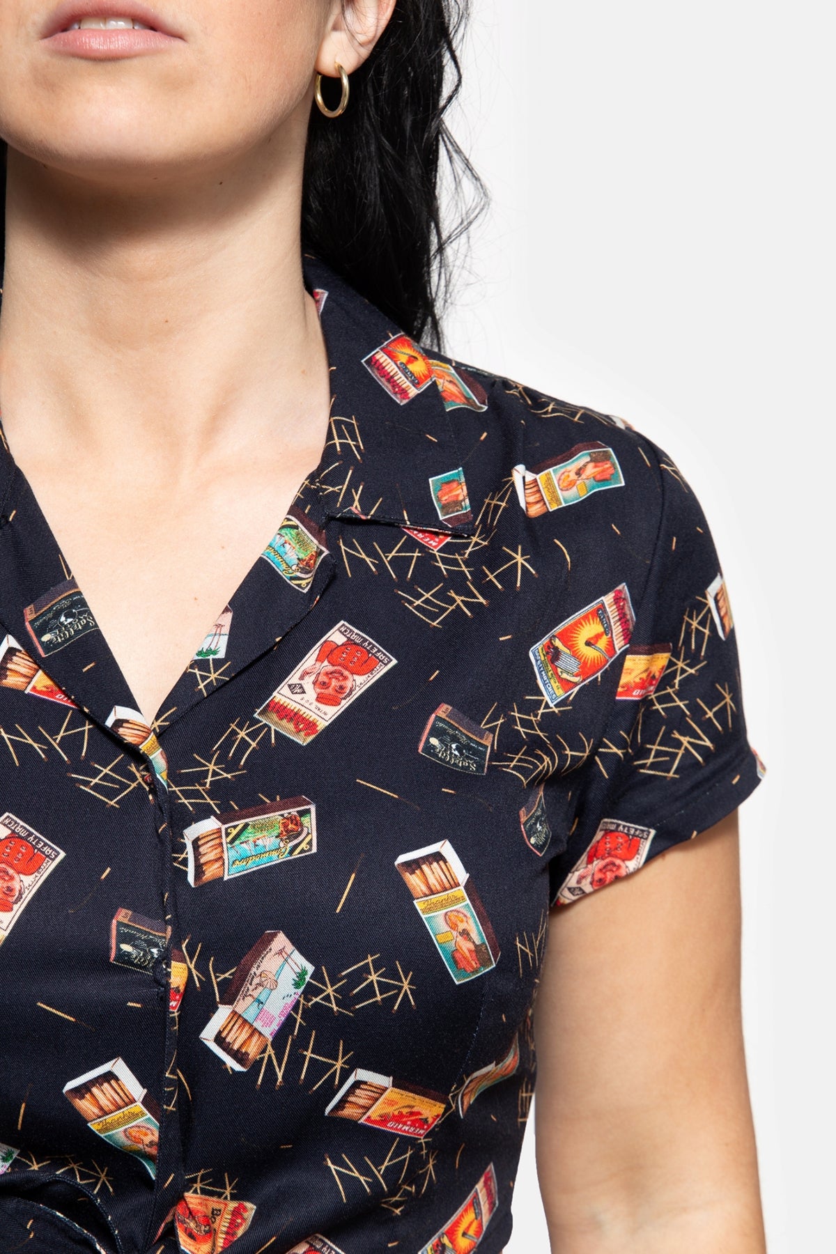 Queen_Kerosin_Matchbox_Retro_50s_Kurzarm_TIE_BLOUSE_Knotenbuse_SHIRT_killer_kirsche_5G4apRIYDw0acw