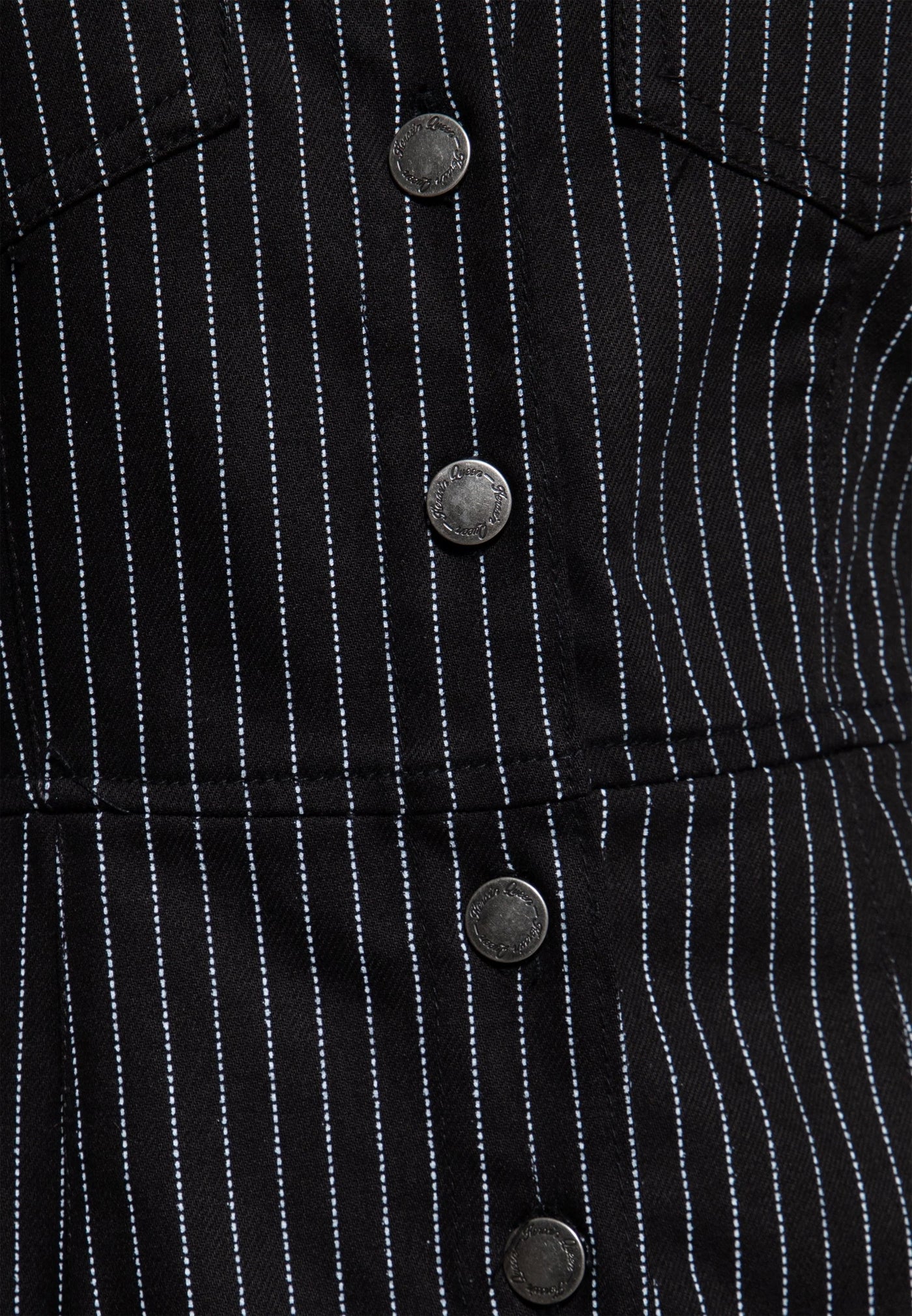 Queen_Kerosin_PINSTRIPE_DENIM_Buttoned_Nadelstreifen_Jeans_PENCIL_DRESS_Bleistiftkleid_-_Schwarz-4pRU86osbf3bOL