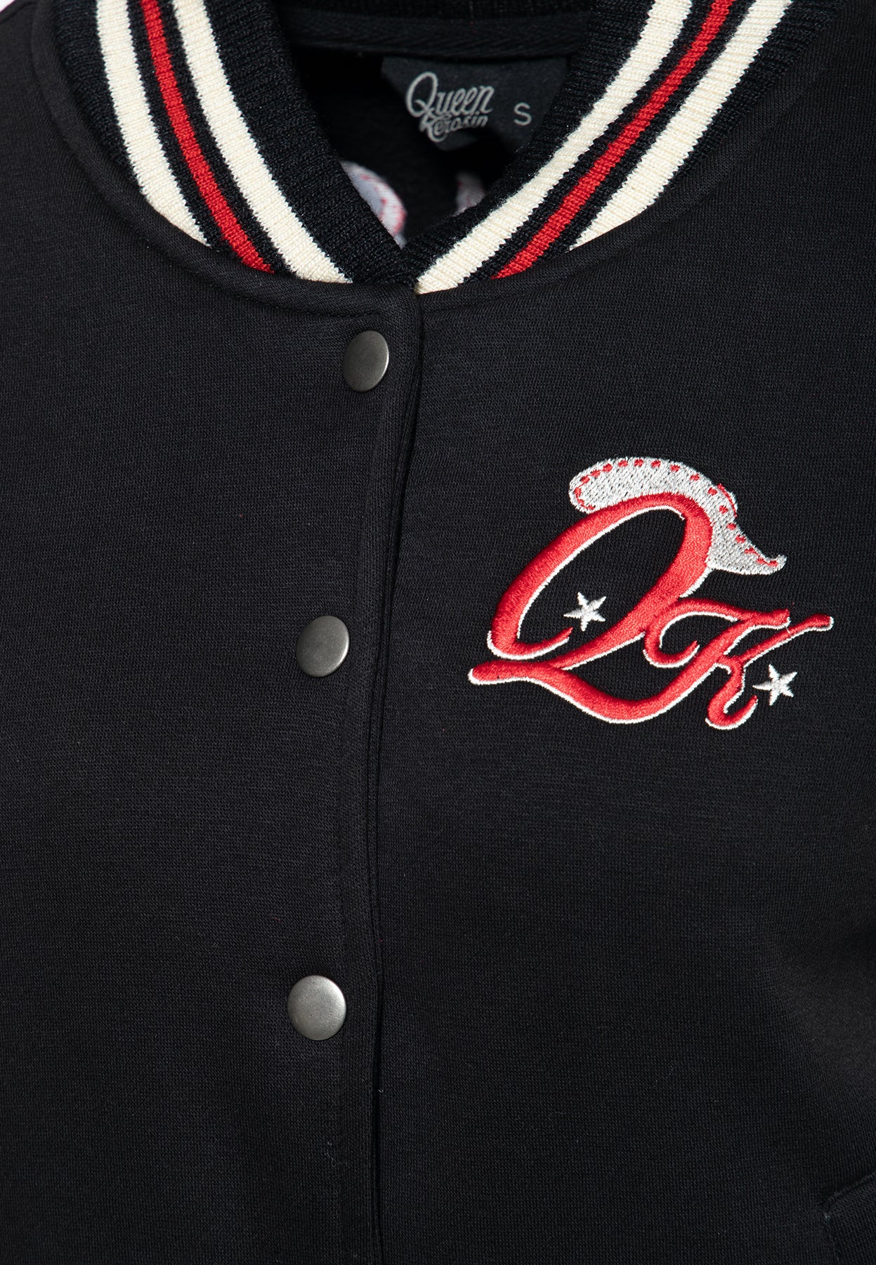 Queen_Kerosin_REBEL_AT_HEART_Embroidery_Katze_STICK_Baseball_COLLEGE_Sweatjacke_Killer_Kirsche-4