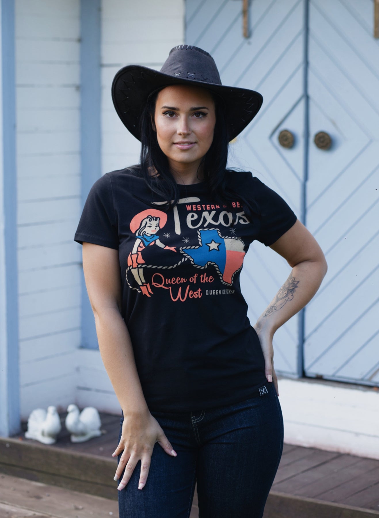 Queen_Kerosin_WESTERN_BABES_Texas_Cowgirl_MOTIV_Kurzarm_50s_T-SHIRT_Oberteil_Killer_Kirsche-2KXdhlkZpOtcMZ