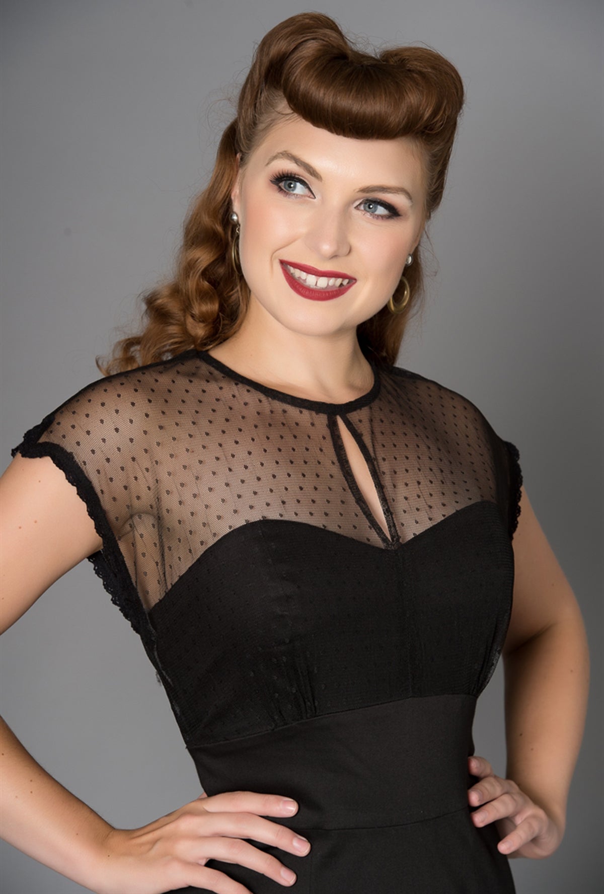 Sheen_OPHRA_Polka_Dot_MESH_Peephole_Kurzarm_PENCIL_Dress_Kleid-2
