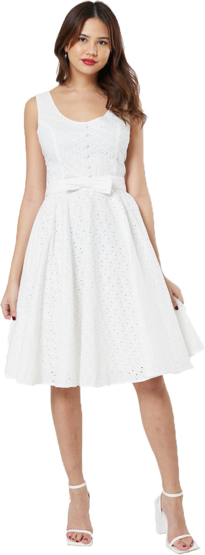 Timeless_MIRA_BRODERIE_ANGLAISE_50s_Floral_Lochmuster_Traeger_SWING_DRESS_Kleid_Killer_Kirsche-1