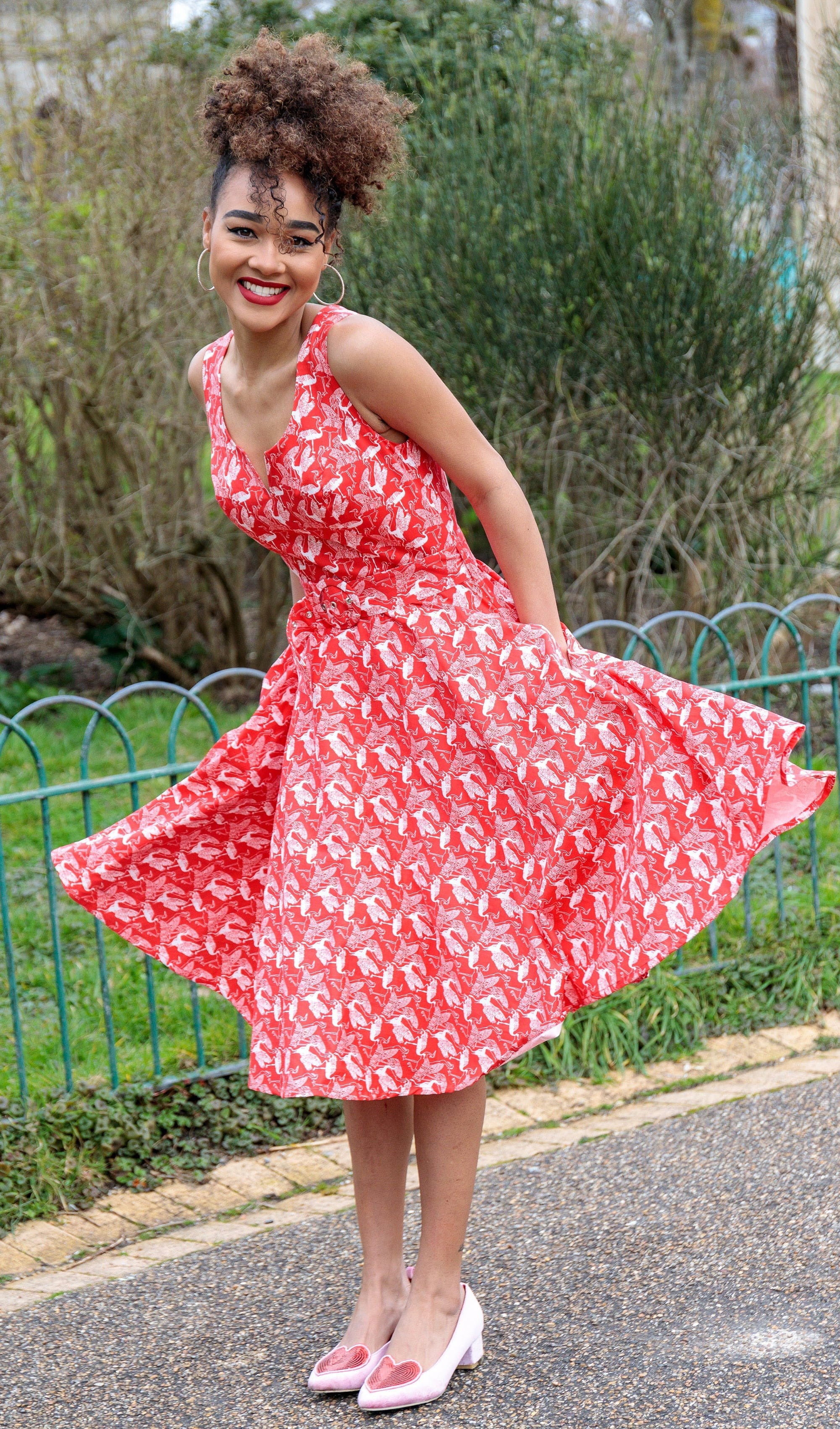 Timeless_RINA_CRANE_Vintage_Kraniche_Retro_SWING_DRESS_Traeger_Kleid-5