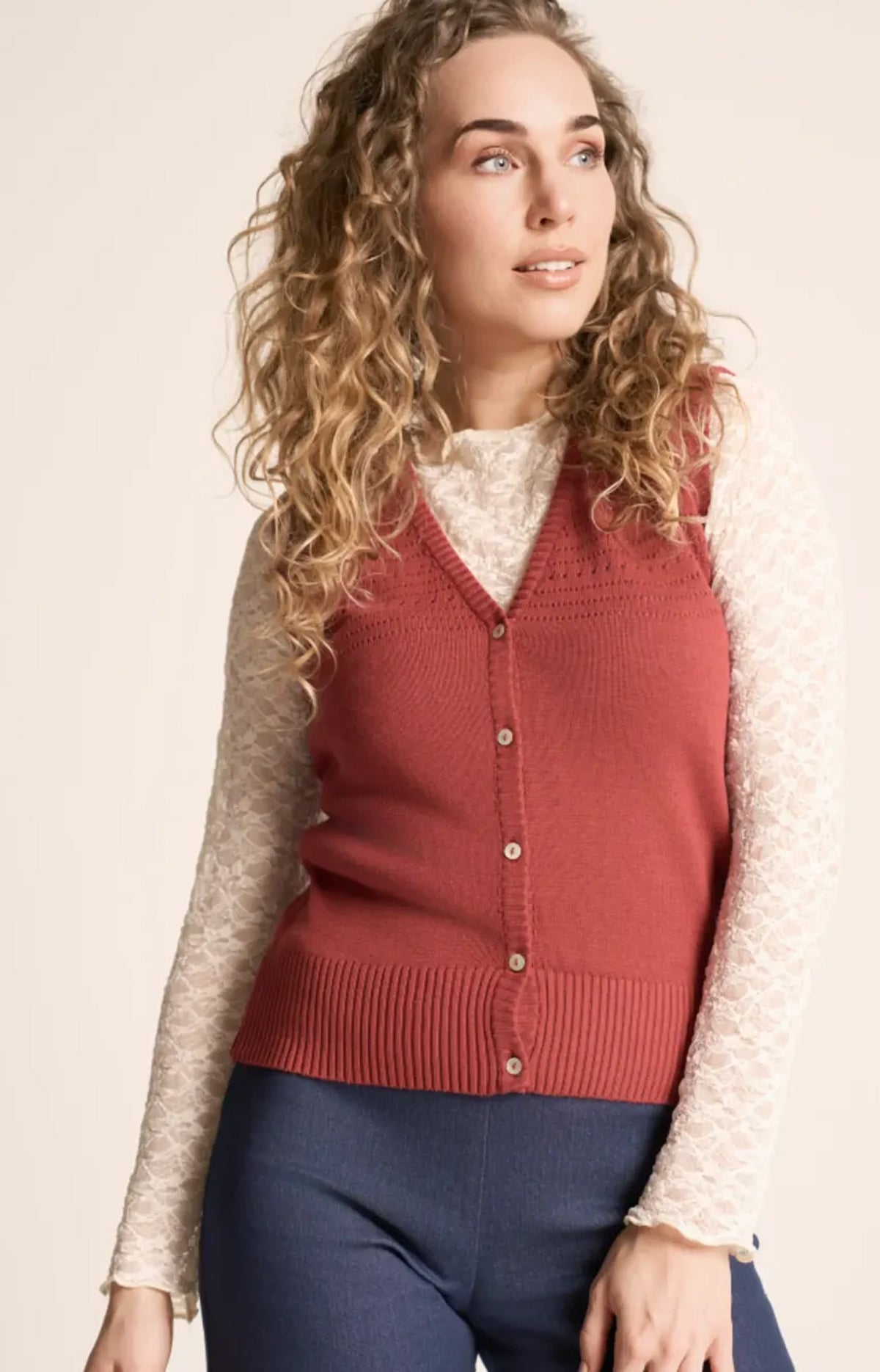 Very_Cherry_BETSY_SPENCER_Feinstrick_Lochmuster_Vintage_Retro_PULLUNDER_Oberteil_-_Marsala_Red-1