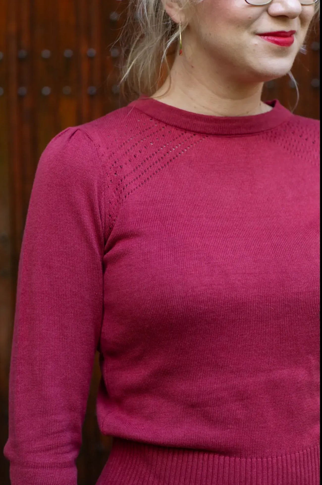 Very_Cherry_MINA_VINTAGE_Lochmuster_Roundneck_Pullover__Sweater_Retro_Jumper_-_Marsala_Red-5