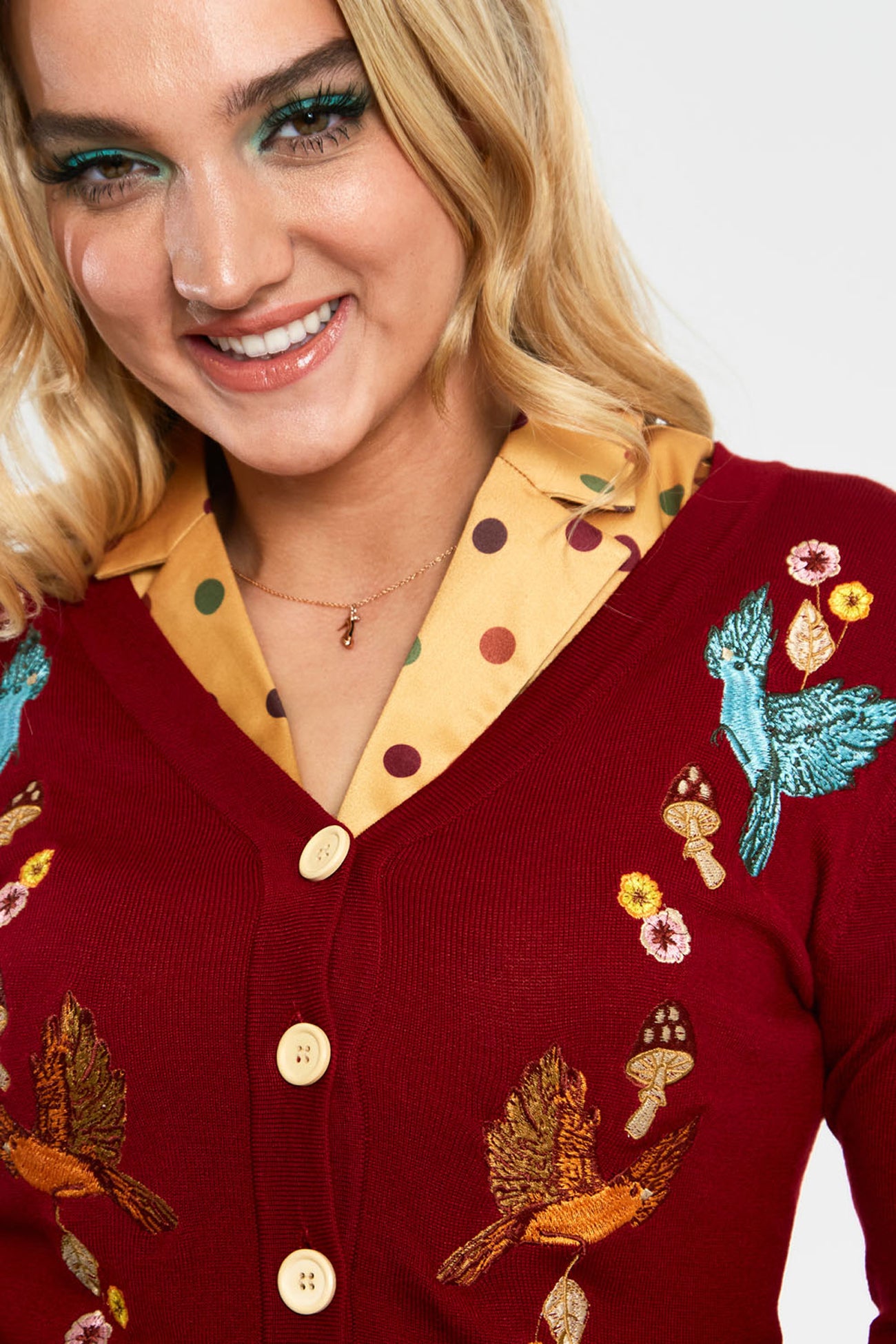 Voodoo_Vixen_GINNY_WOODLAND_Vintage_EMBROIDERED_V-Neck_CARDIGAN_Stickjacke_-_Weinrot-3Yvncc3I2ji8qi