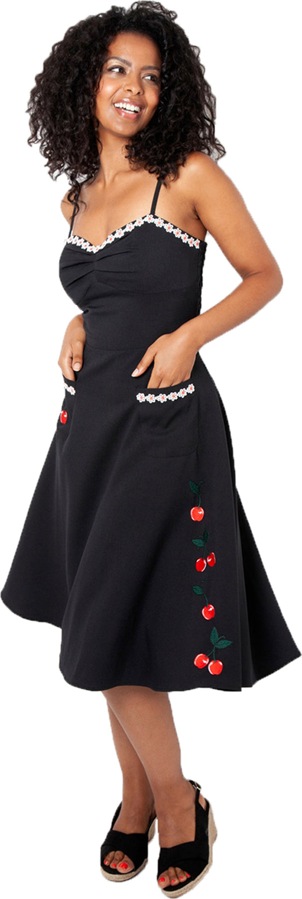 Voodoo_Vixen_LAYLA_Cherry_And_Daisy_SWEETHEART_Traeger_SWING_KLEID_Dress_killer_kirsche