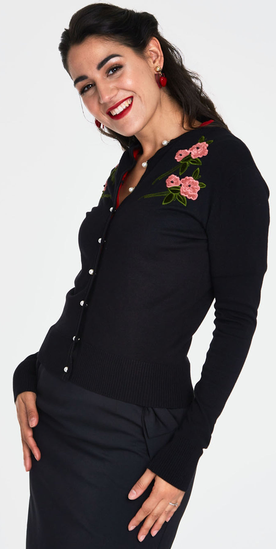 Voodoo_Vixen_SABRINA_Perlen_VELVET_FLOWERS_Langarm_CARDIGAN_Stickjacke_killer_kirsche_2