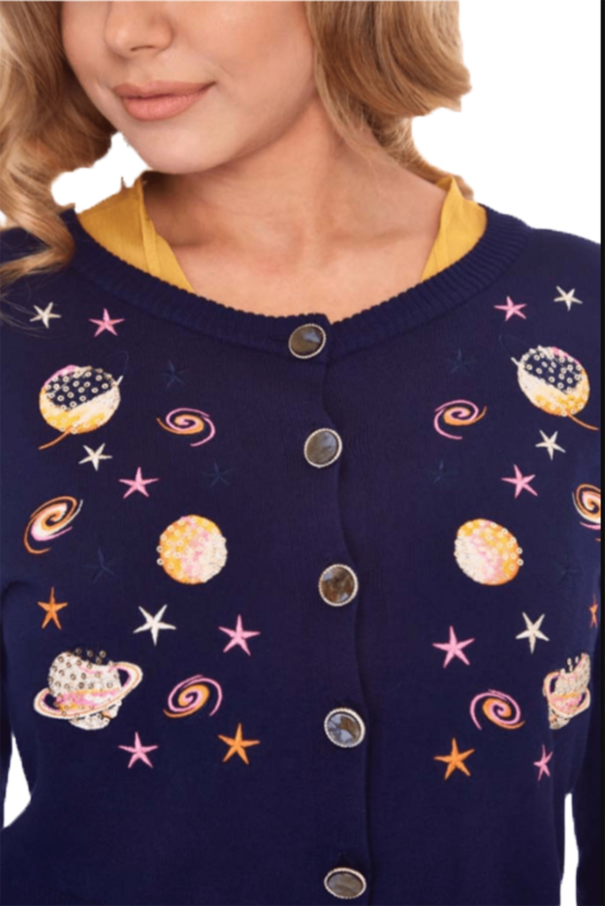 Voodoo_Vixen_SPACE_CHIC_50s_Planeten_EMBROIDERY_Strickjacke_CARDIGAN_Killer_Kirsche-2
