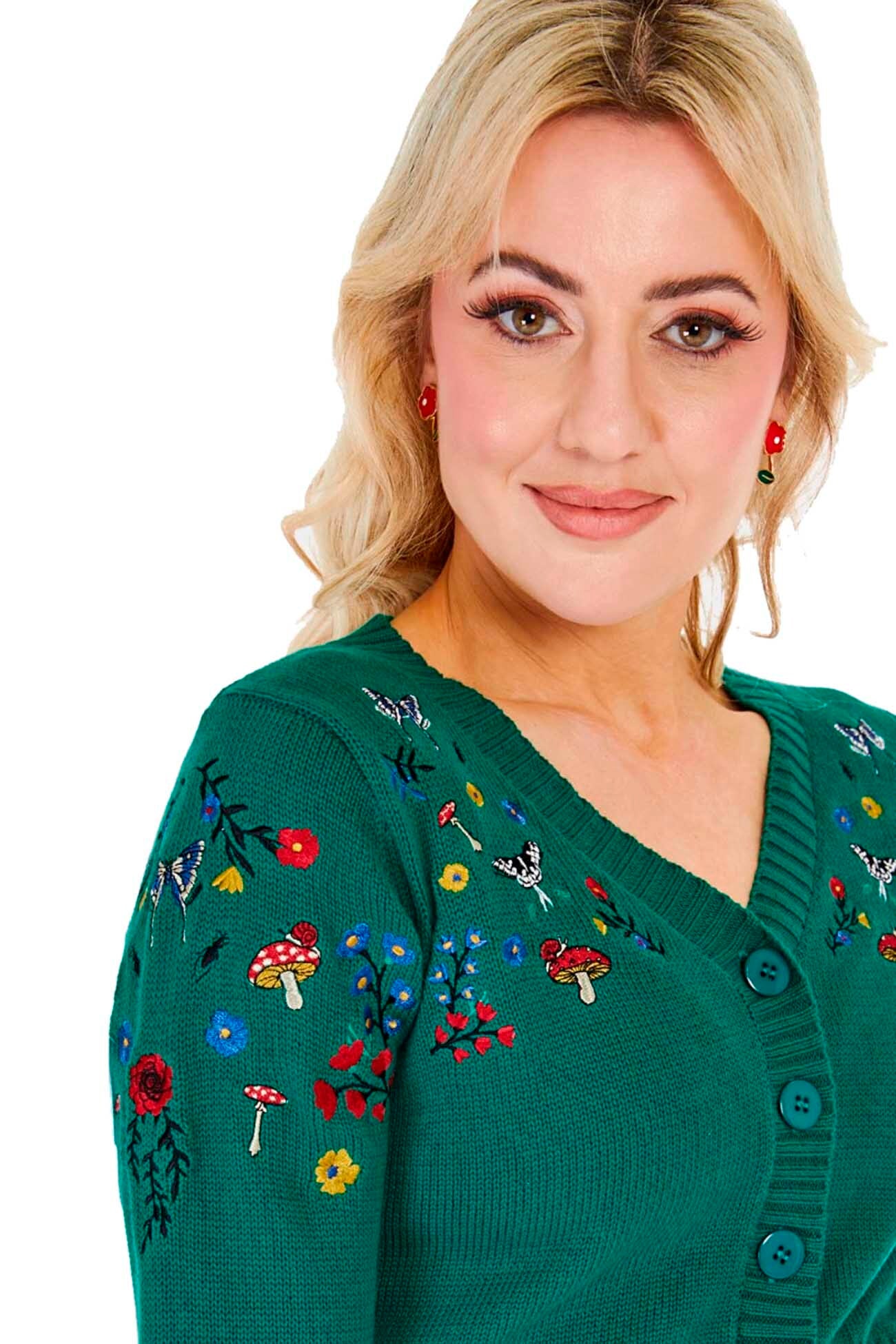 Voodoo_Vixen_WOODLAND_CROP_Vintage_EMBROIDERED_V-Neck_CARDIGAN_Stickjacke_-_Tannengruen-3